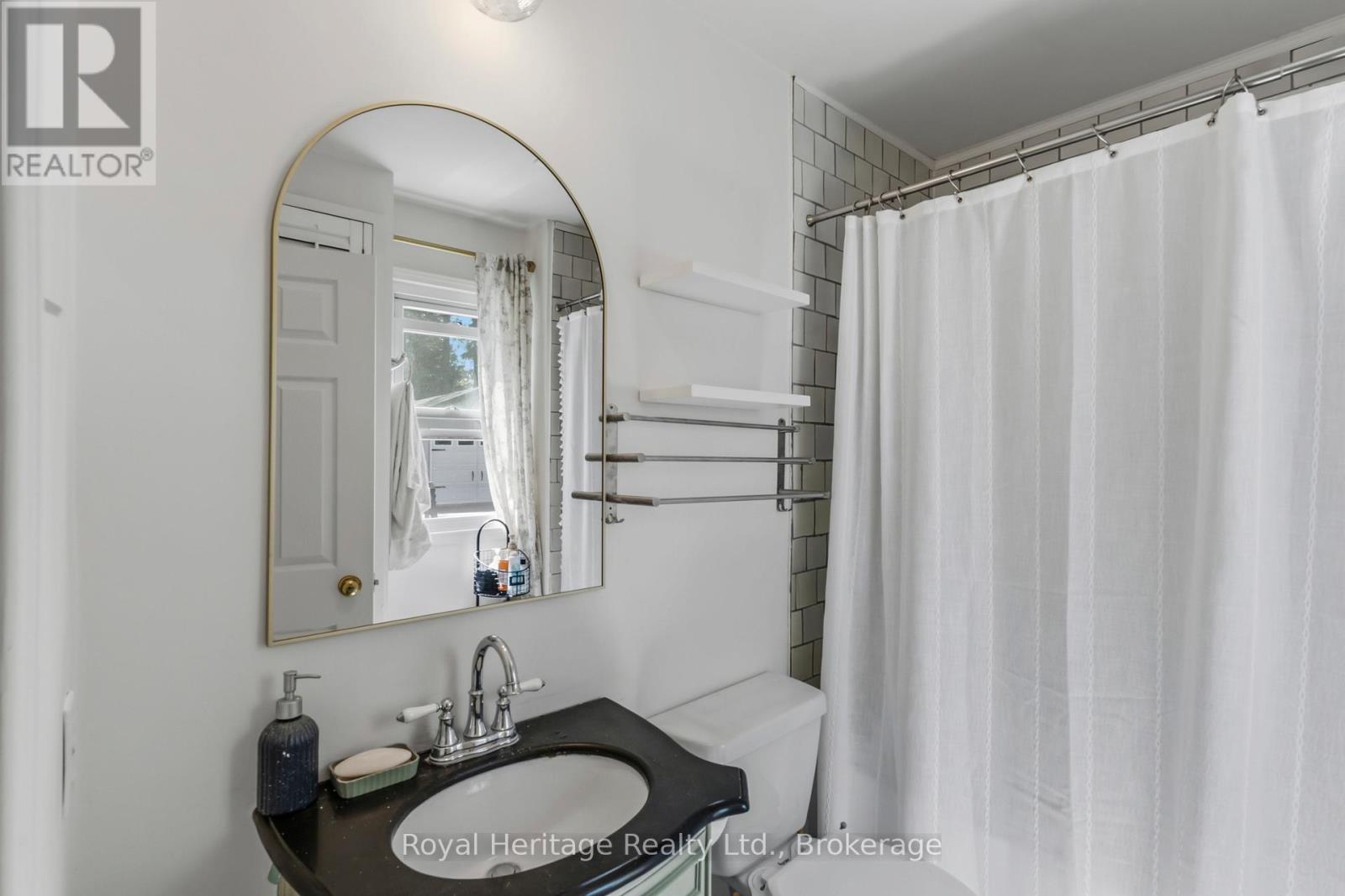 31 CAROLINE STREET - 18