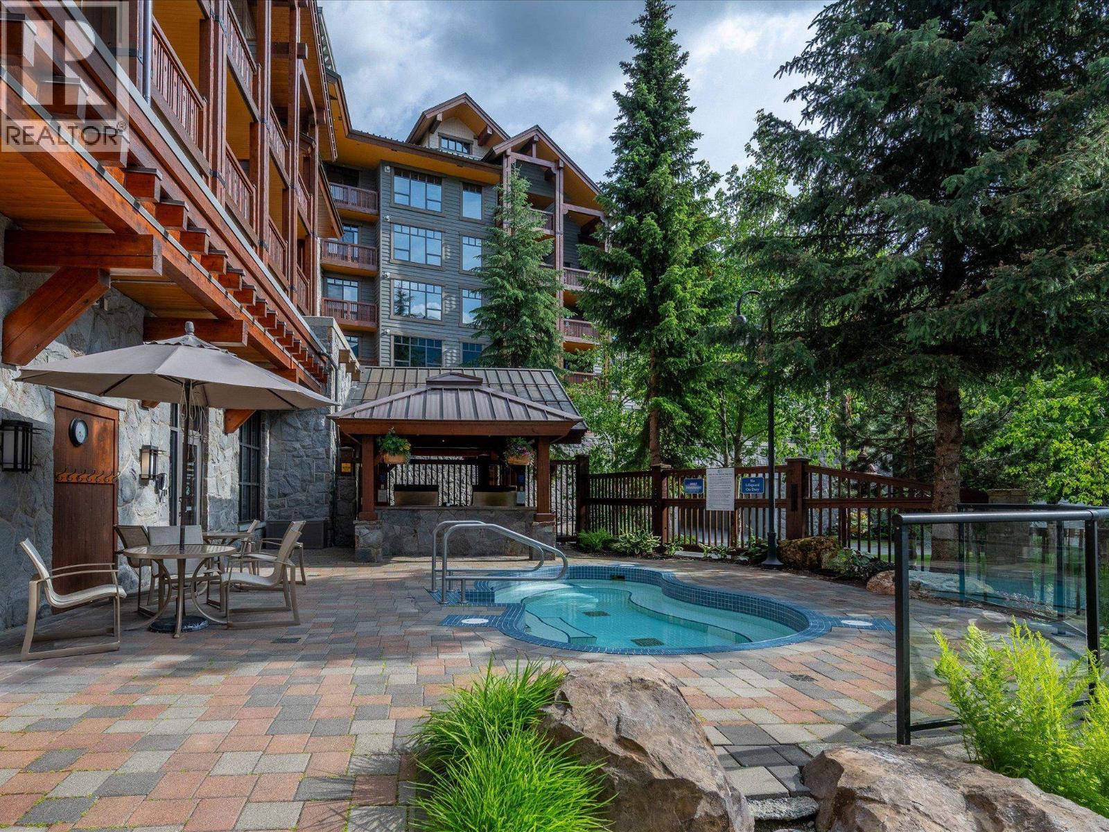 221 2202 GONDOLA WAY, Whistler