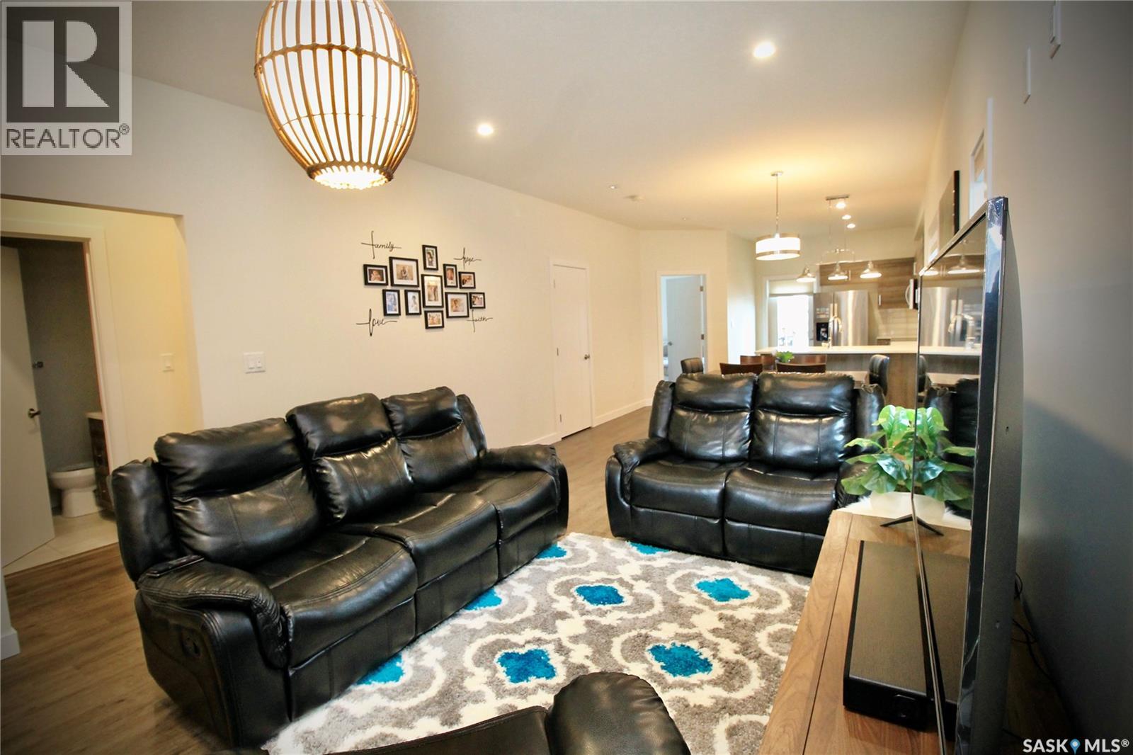 215 Thakur STREET - 12