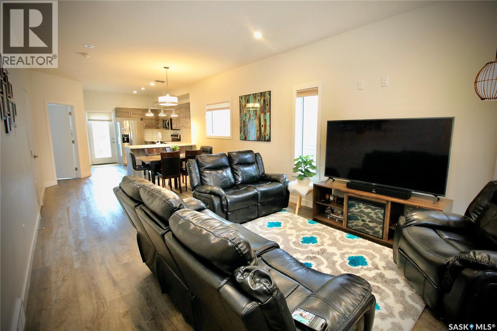 215 Thakur STREET - 13