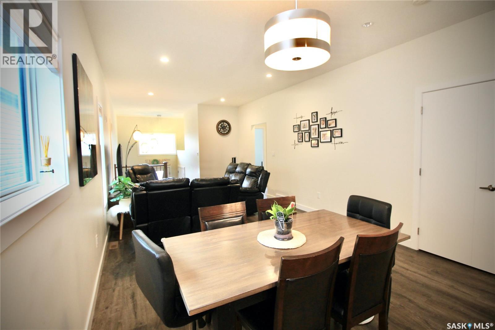 215 Thakur STREET - 10