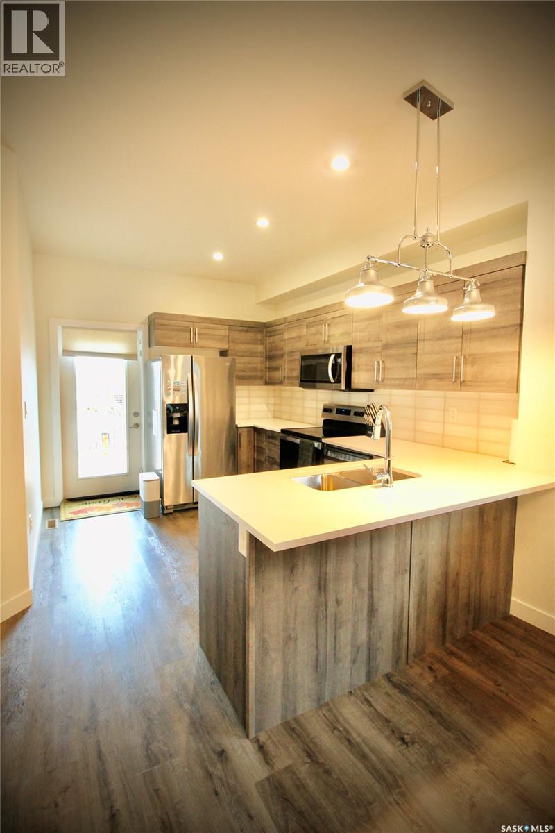 215 Thakur STREET - 18