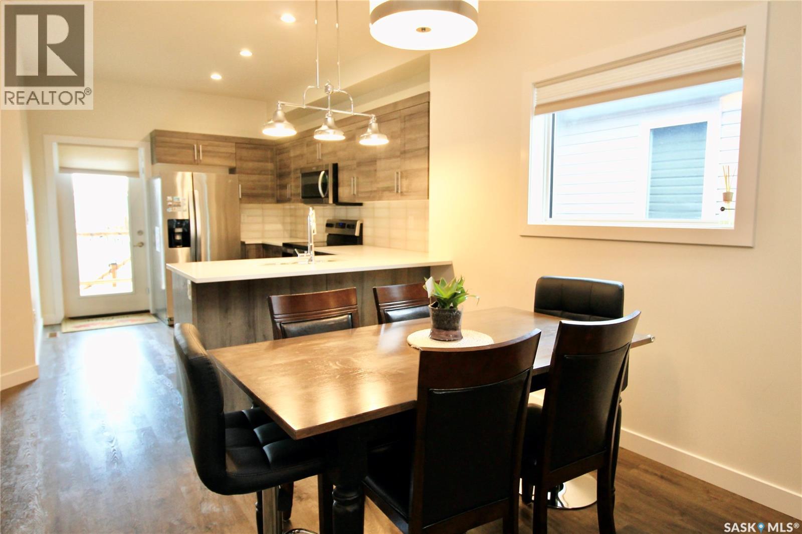 215 Thakur STREET - 14