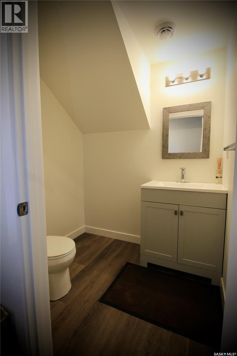 215 Thakur STREET - 37
