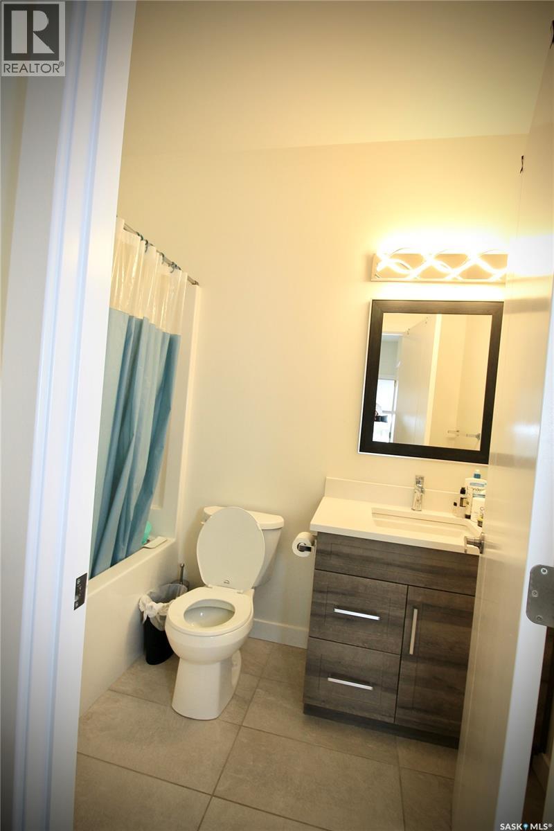 215 Thakur STREET - 22