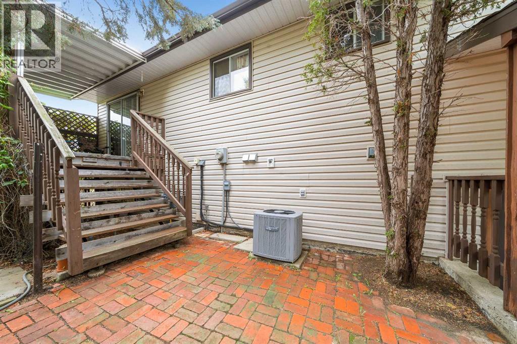 14 Rossdale Avenue SE — photo 38