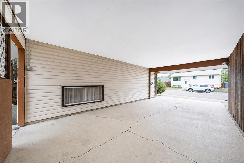 14 Rossdale Avenue SE — photo 33