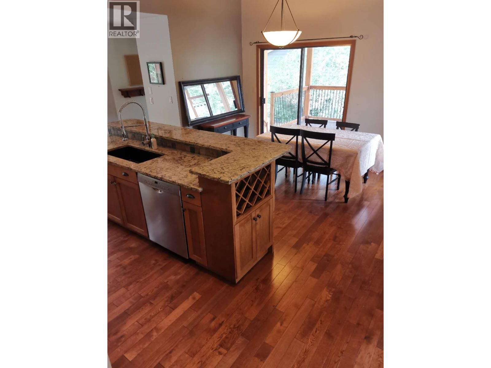 945 LLOYD JONES Drive - 21