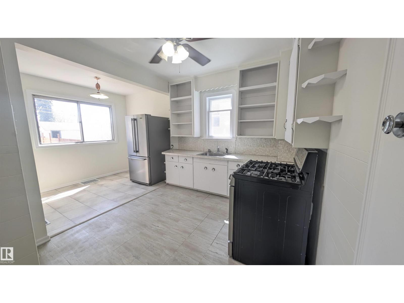 7611 112S AV NW — photo 9