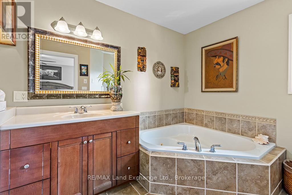478 BLUEWATER DRIVE - 13