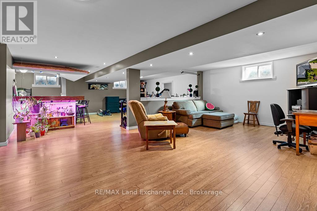 478 BLUEWATER DRIVE - 22