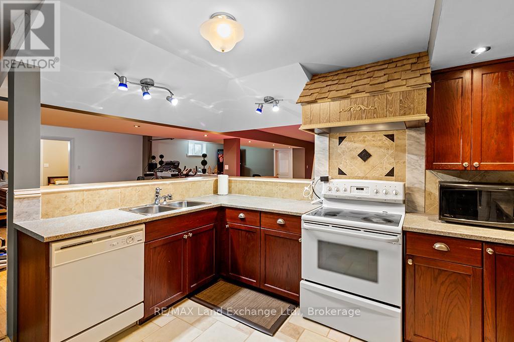 478 BLUEWATER DRIVE - 25