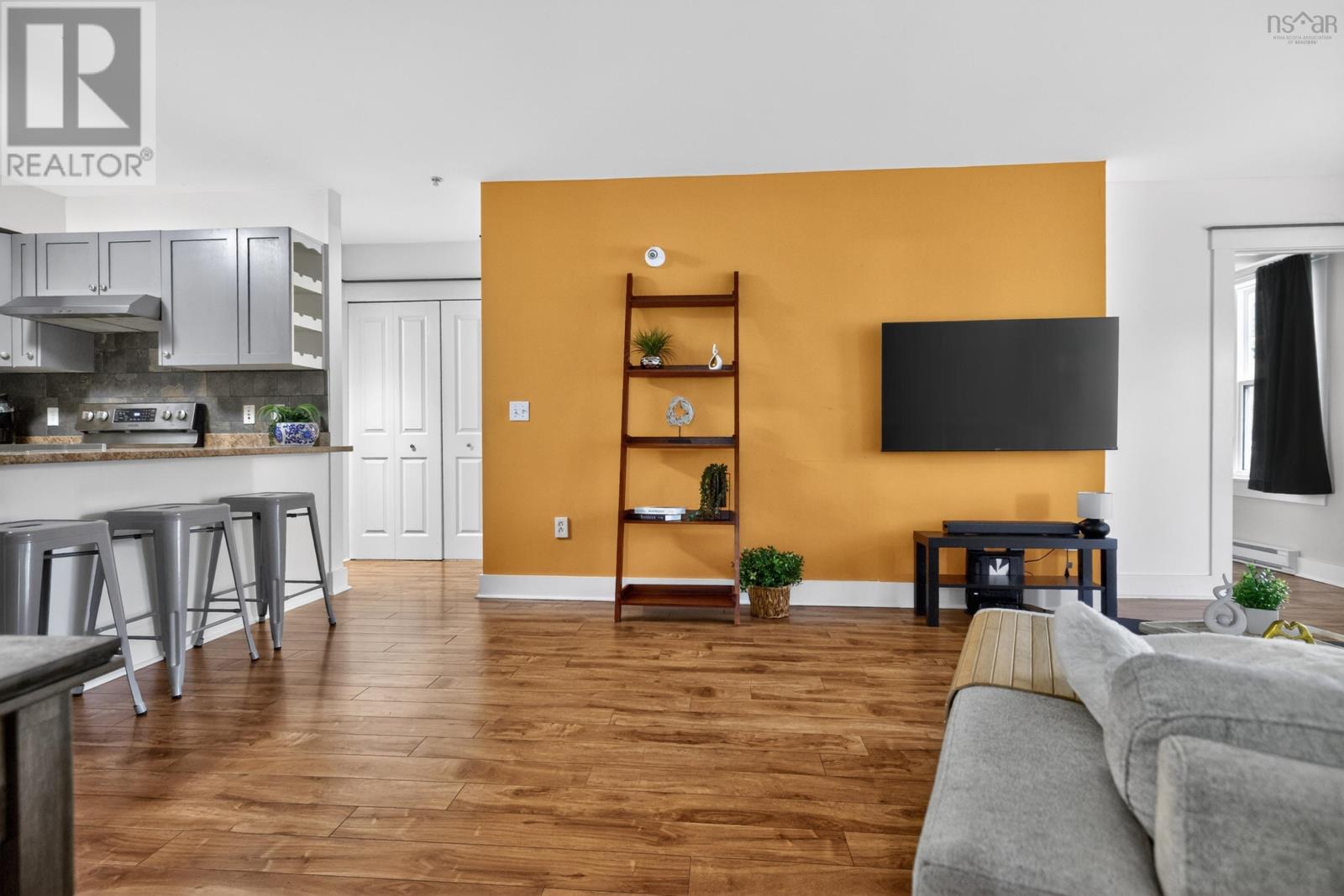 #105 -162 Ochterloney Street - 24