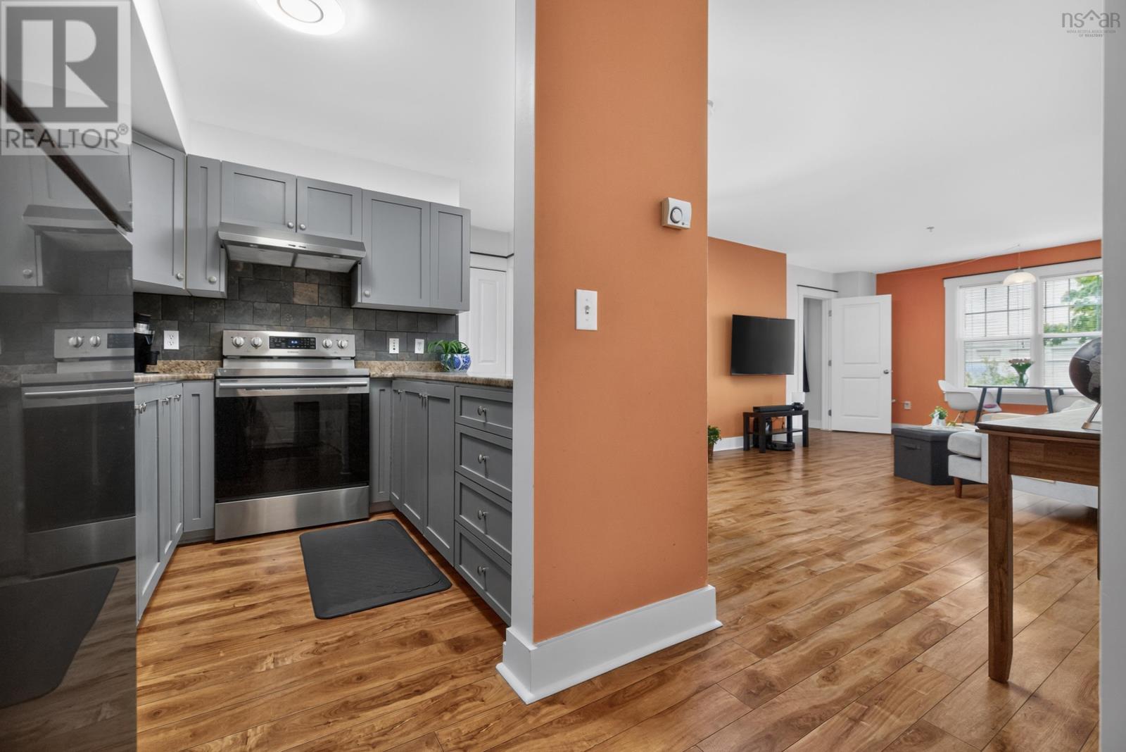 #105 -162 Ochterloney Street - 8
