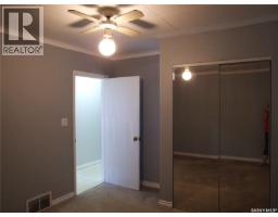 325 3rd Avenue E, Leader, SK S0N1H0 Photo 11
