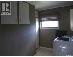 325 3rd Avenue E, Leader, SK S0N1H0 Photo 17