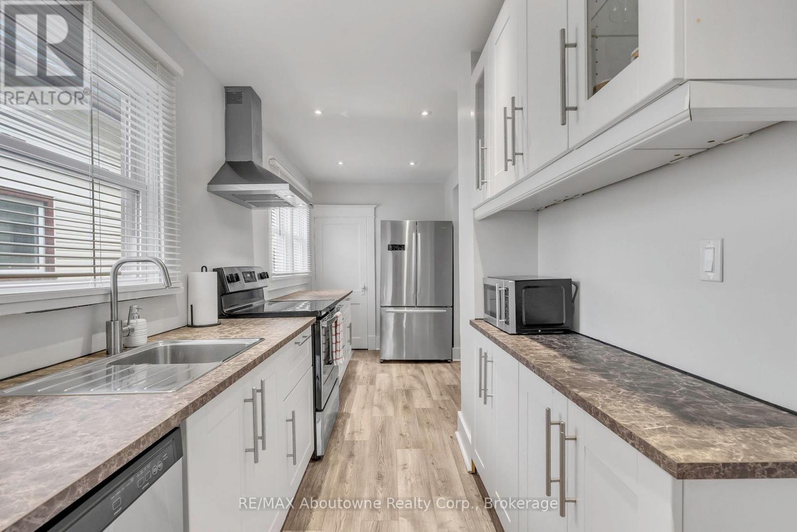 5111 KITCHENER STREET - 11
