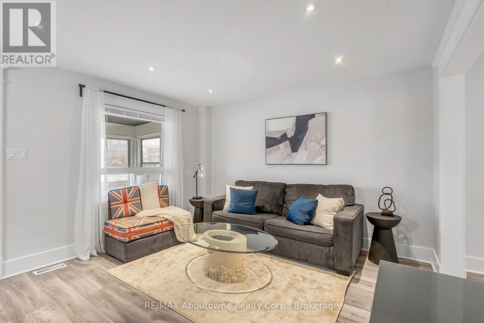 5111 KITCHENER STREET - 6