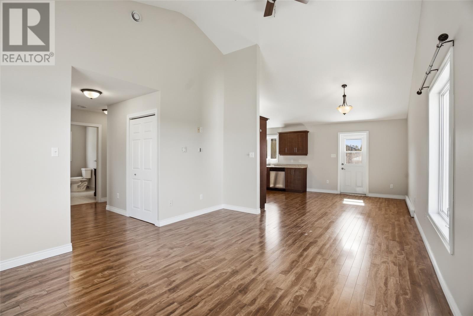 6 Tolt Road - 12