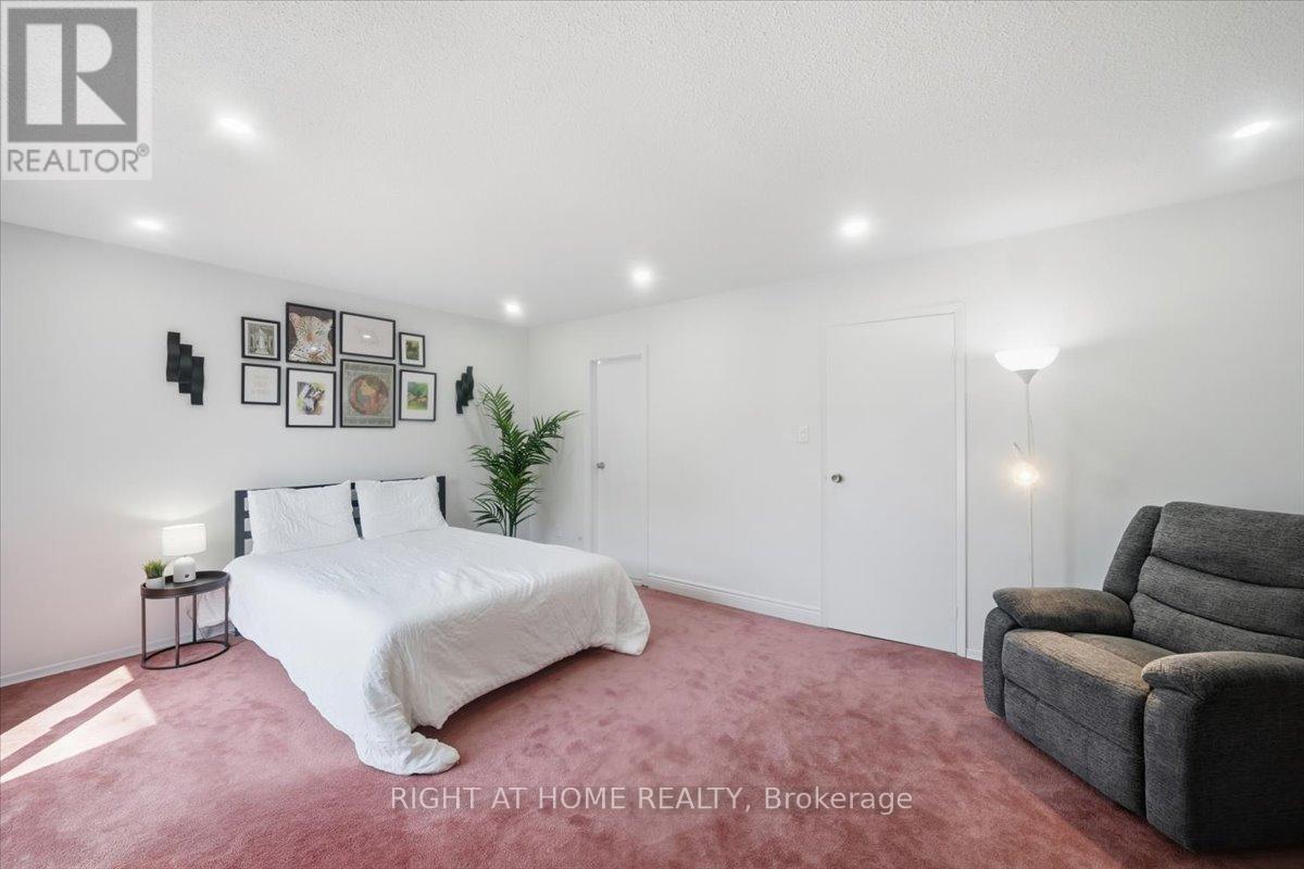 #38 2301 CAVENDISH DRIVE - 19