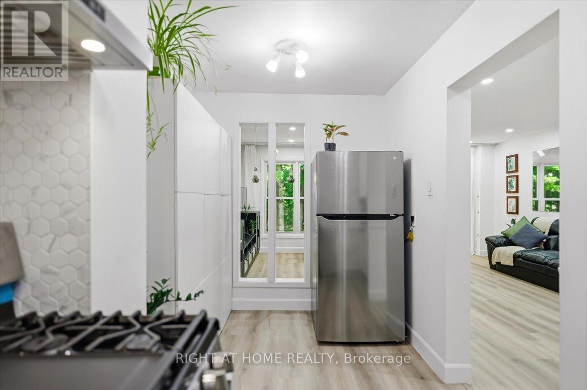 #38 2301 CAVENDISH DRIVE - 14