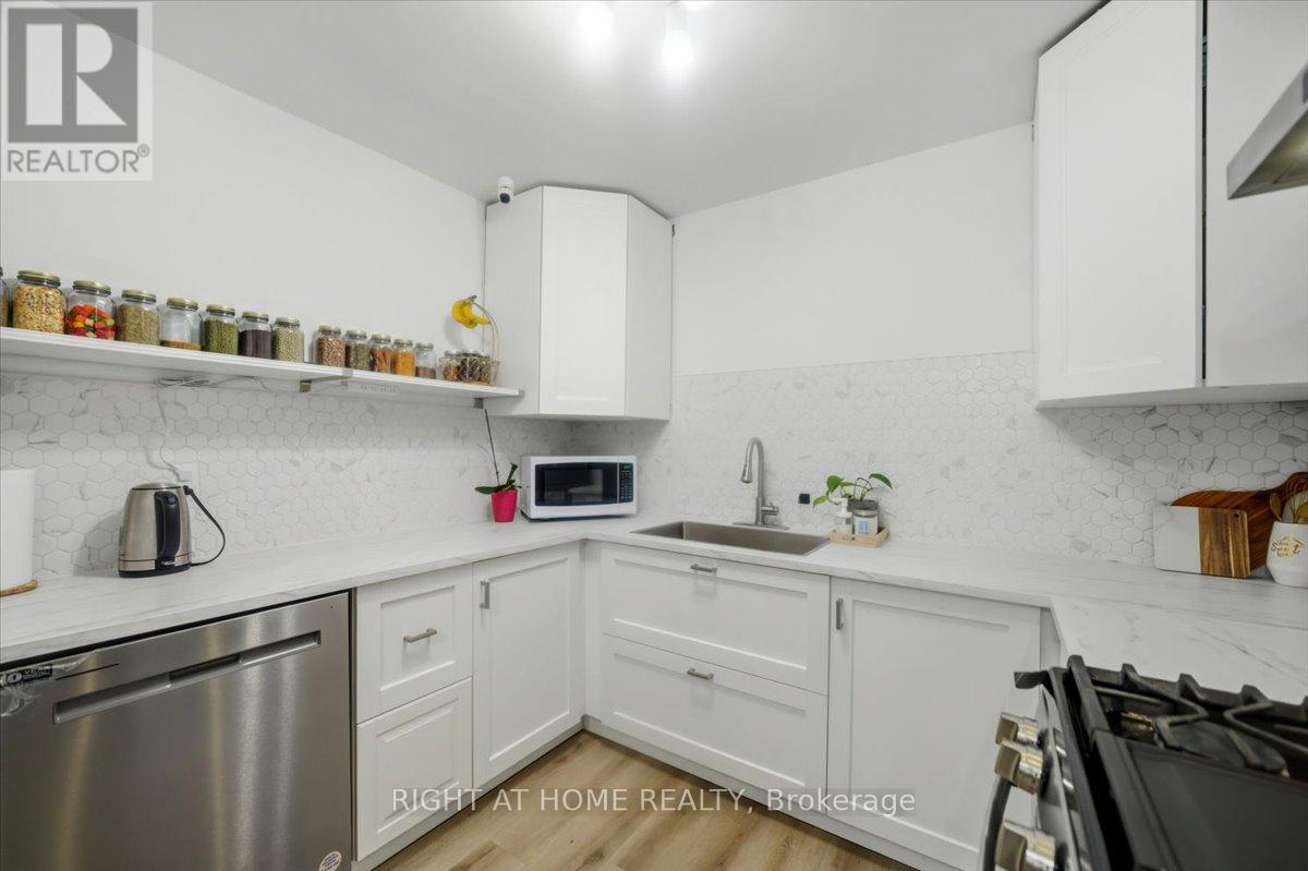 #38 2301 CAVENDISH DRIVE - 15