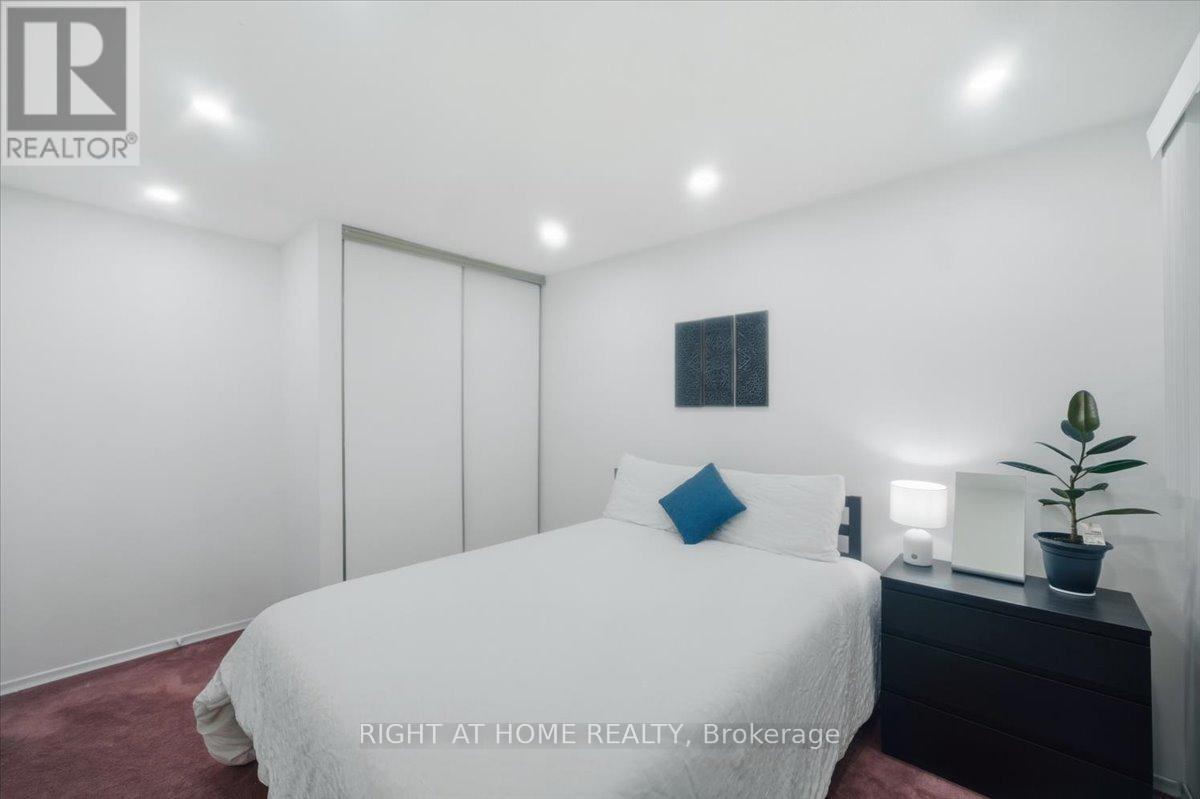 #38 2301 CAVENDISH DRIVE - 25