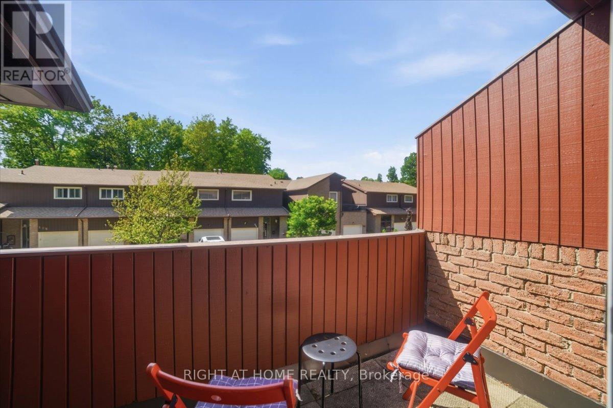 #38 2301 CAVENDISH DRIVE - 24