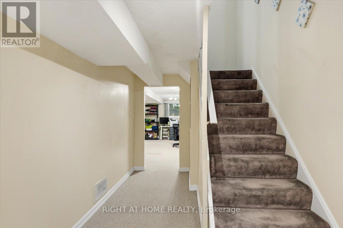 #38 2301 CAVENDISH DRIVE - 34