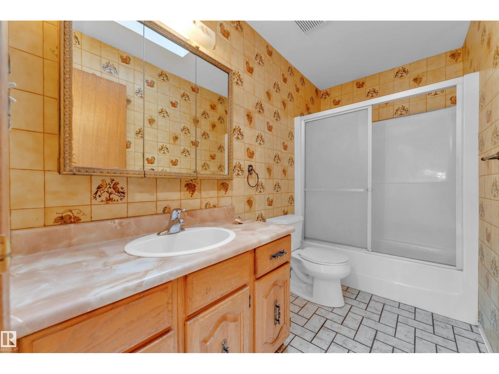 10819 54 AV NW — photo 26