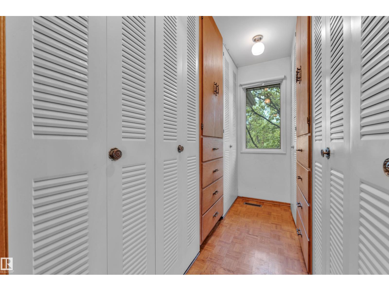 10819 54 AV NW — photo 31