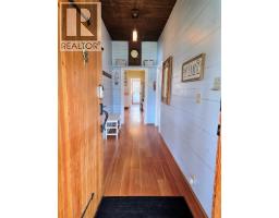 Foyer - 1654 Swansea Avenue, Windermere, BC V0B2L2 Photo 15