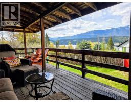 Kitchen - 1654 Swansea Avenue, Windermere, BC V0B2L2 Photo 14