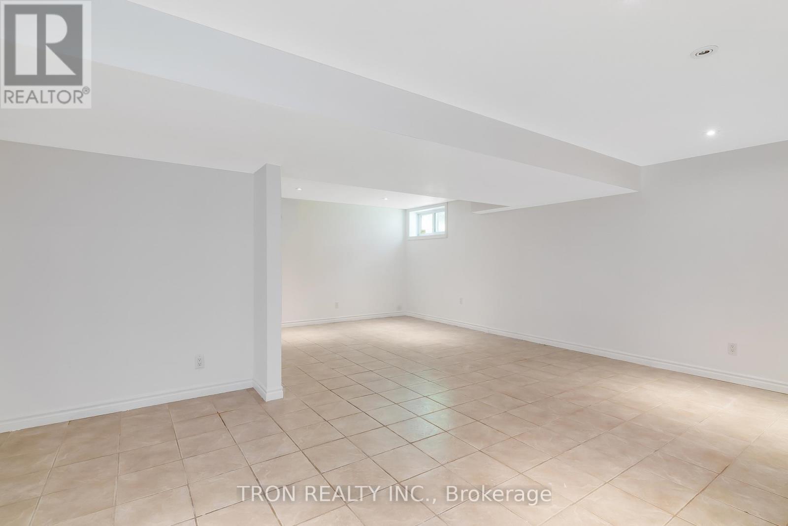 505 YORKSHIRE DRIVE - 33