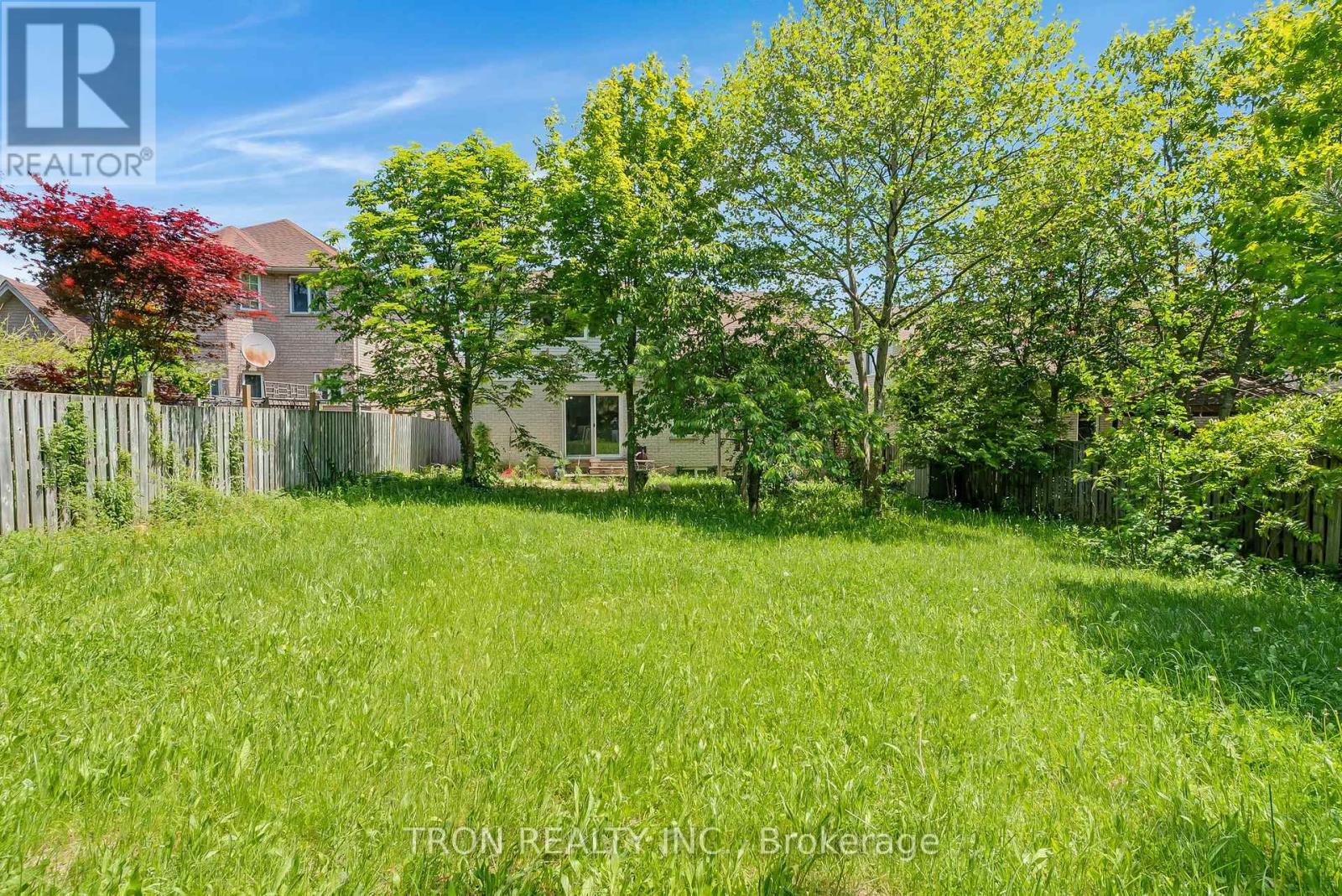 505 YORKSHIRE DRIVE - 40