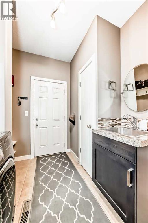 8 Eva Crescent — photo 18