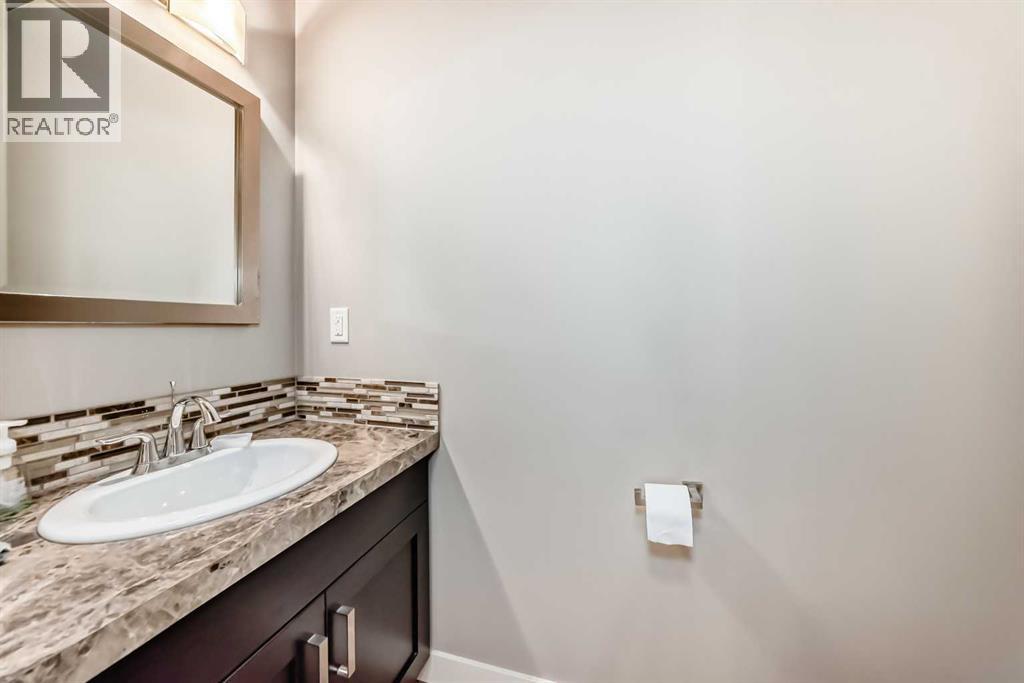 8 Eva Crescent — photo 16