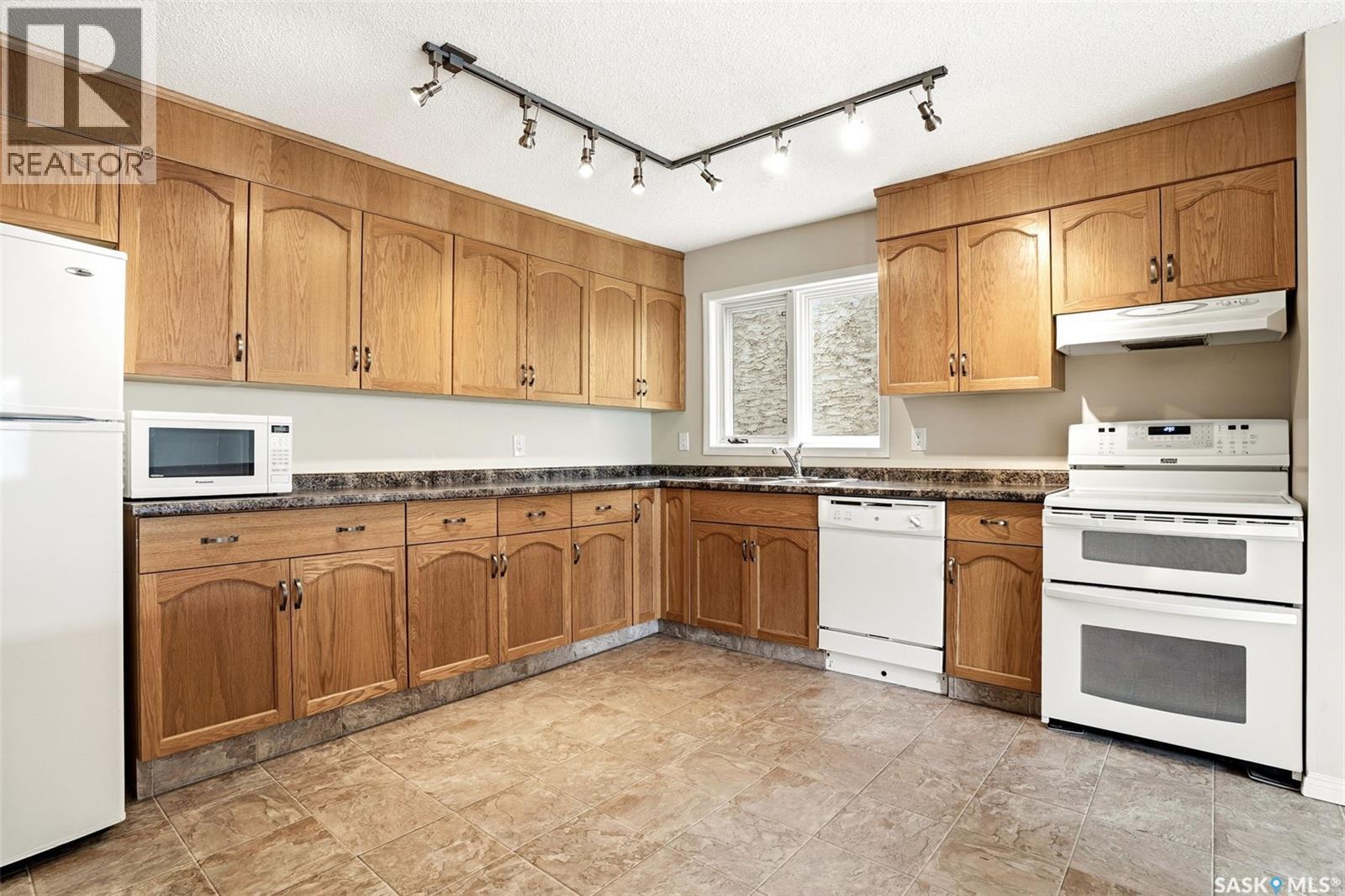 #309 2275 McIntyre STREET - 7