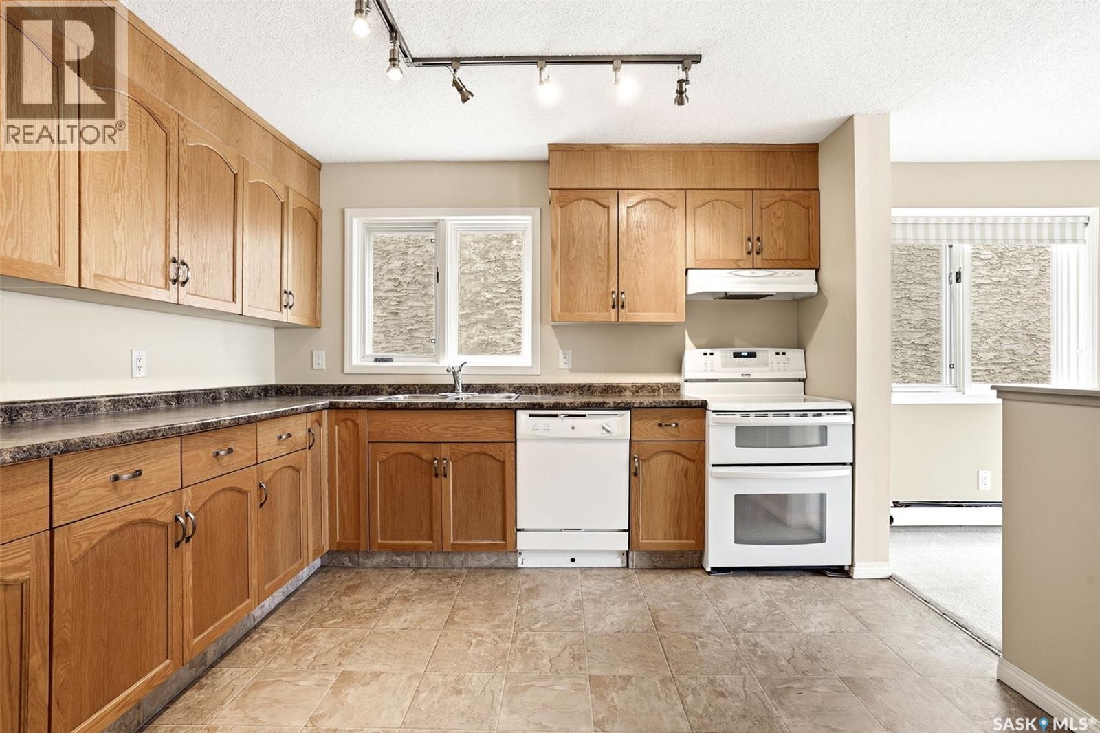#309 2275 McIntyre STREET - 8
