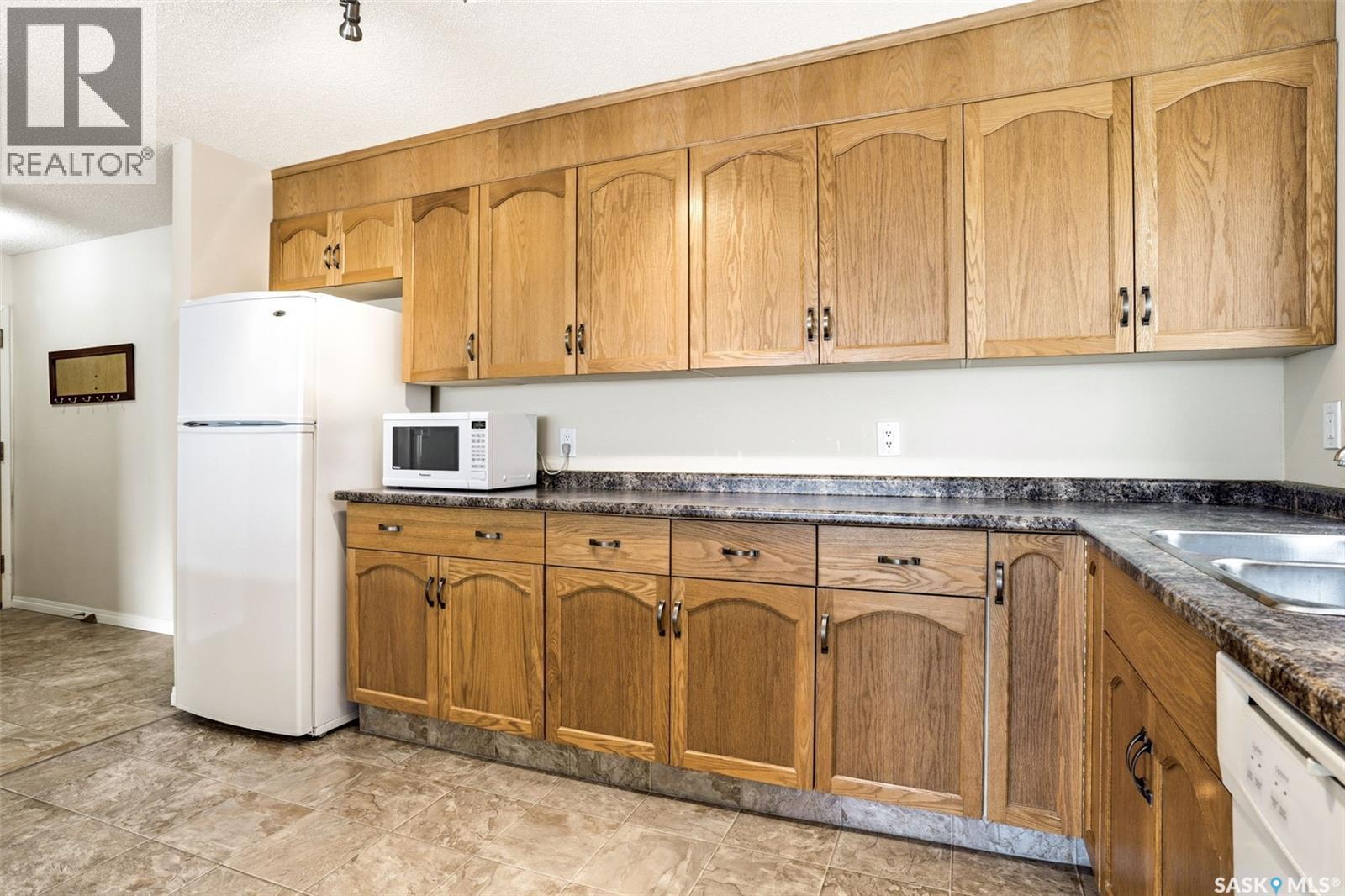 #309 2275 McIntyre STREET - 9