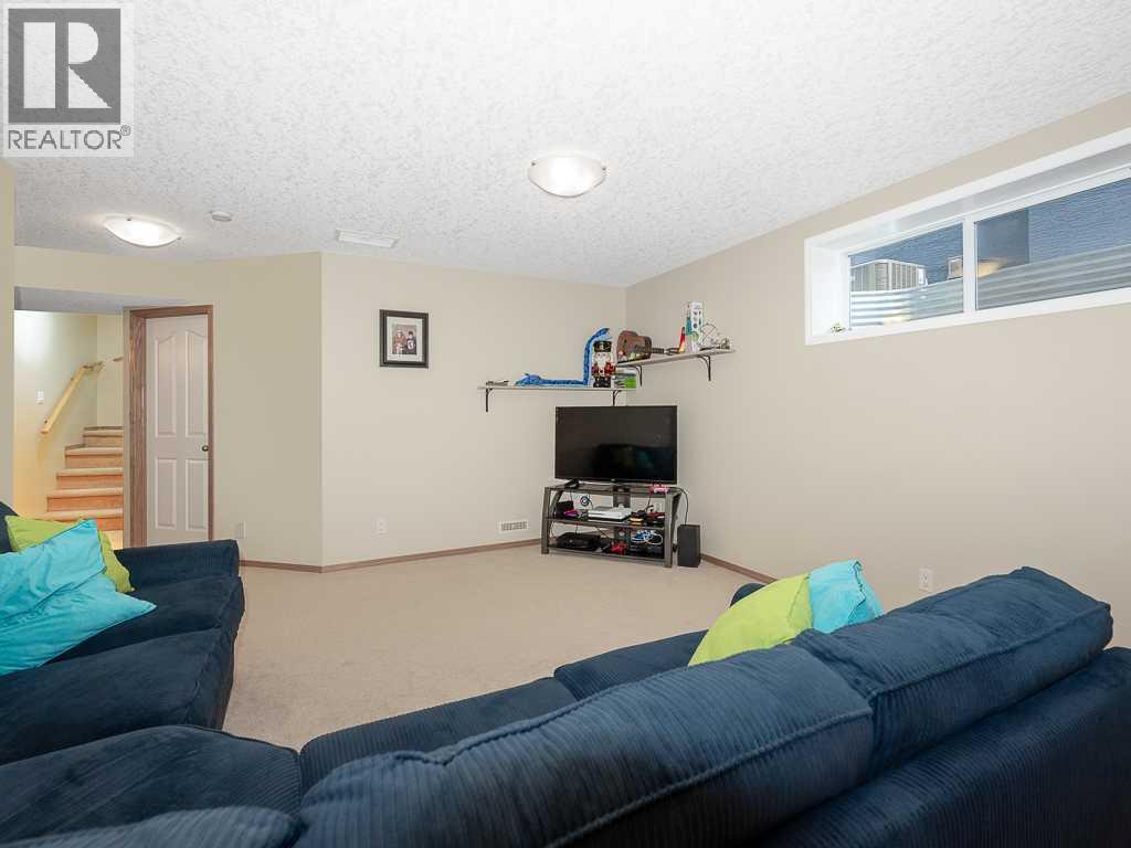 143 Cougarstone Square SW — photo 30