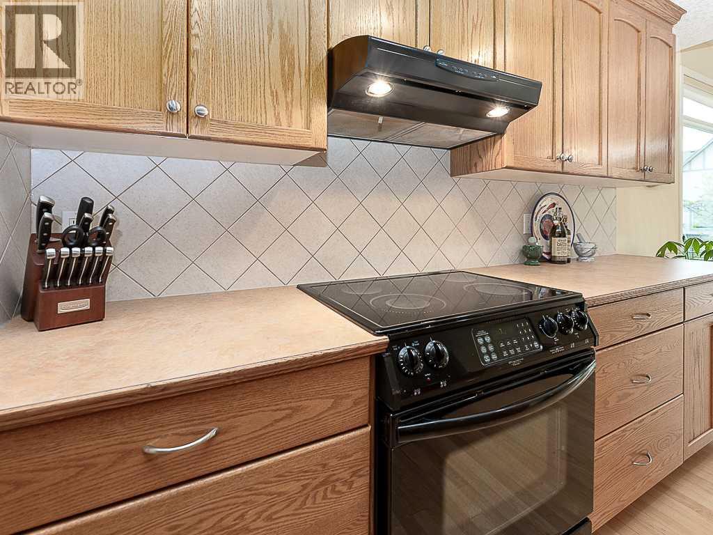 143 Cougarstone Square SW — photo 8