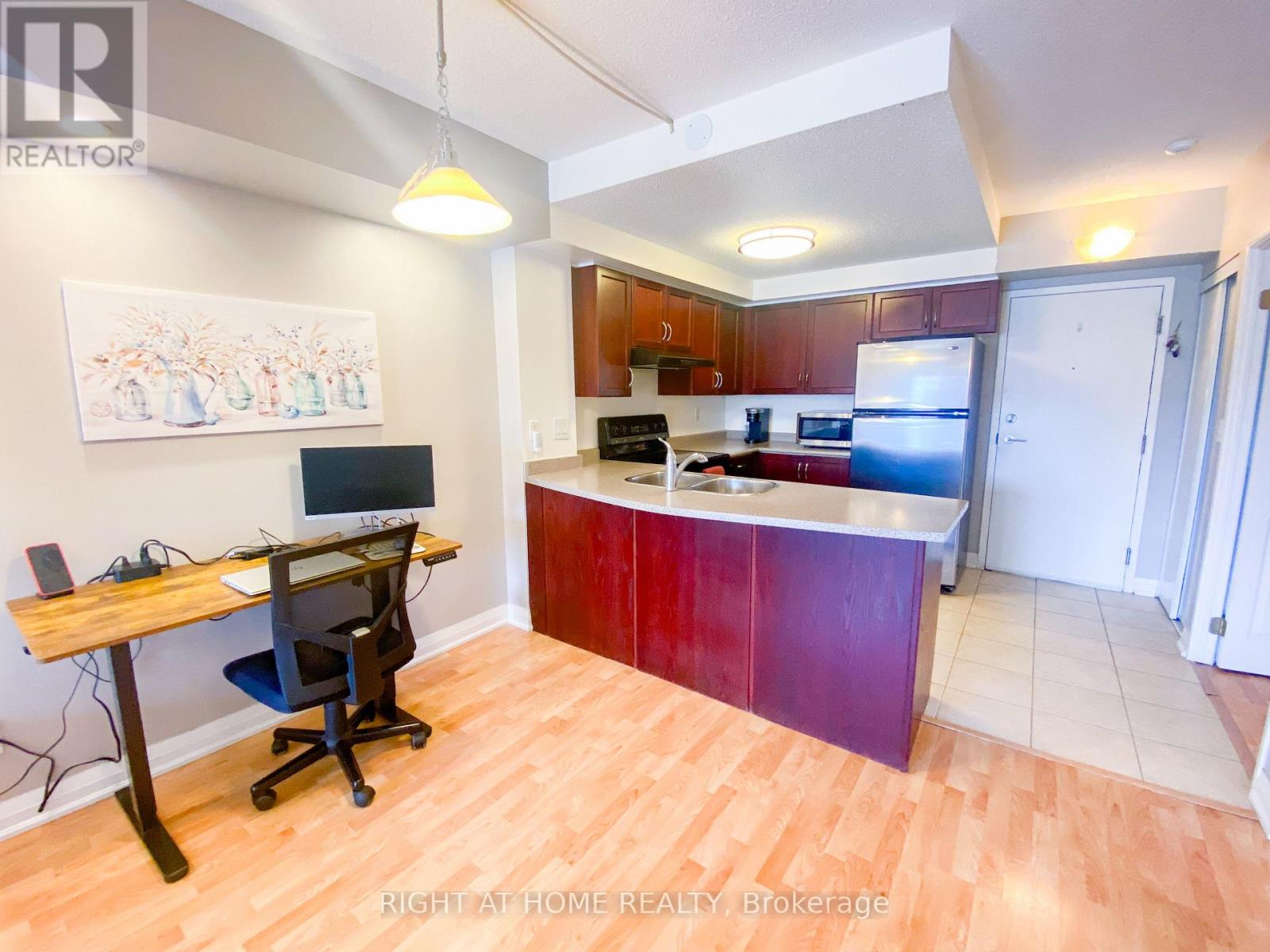 #404 35 HUNT AVENUE - 10
