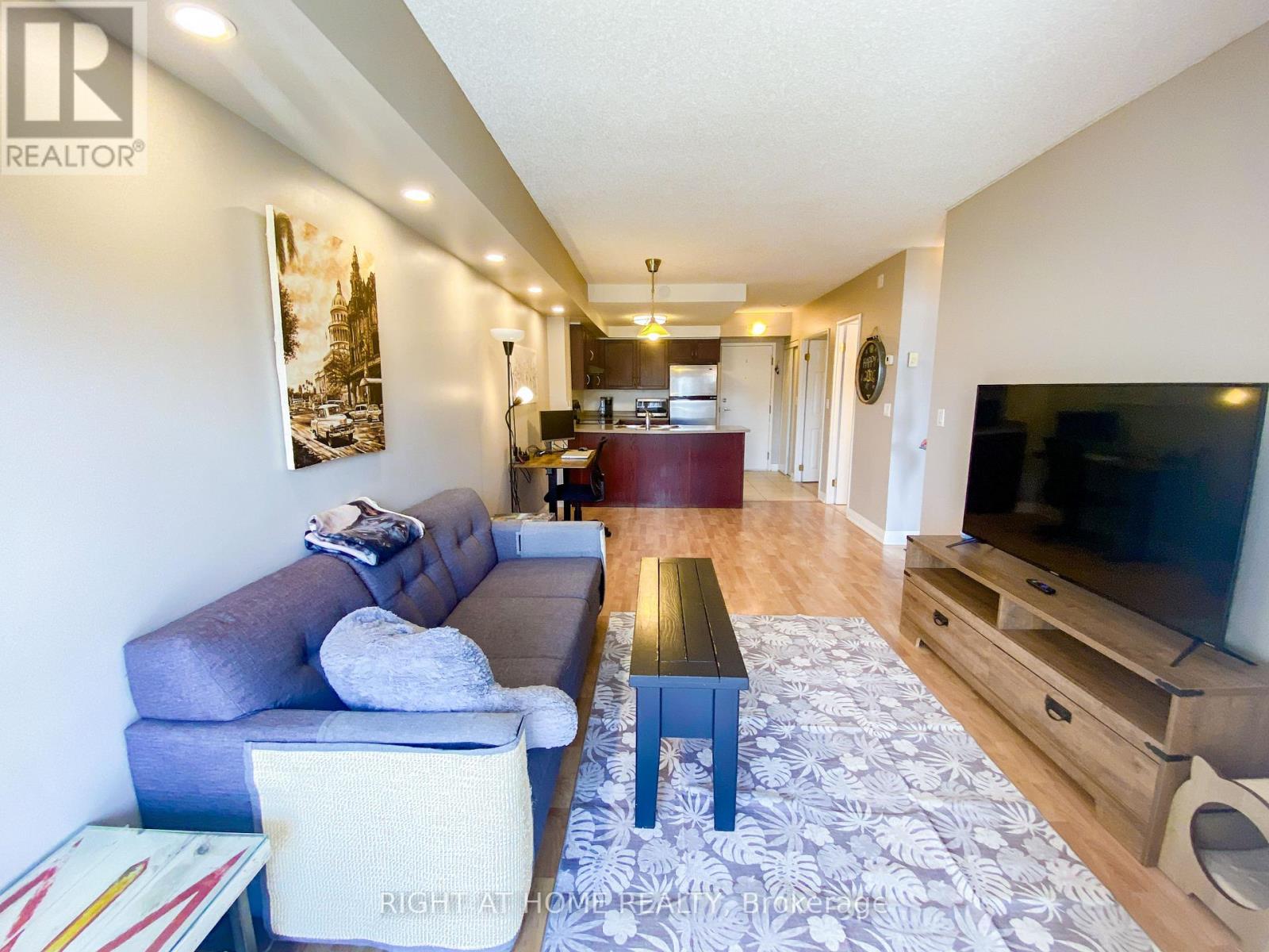 #404 35 HUNT AVENUE - 5