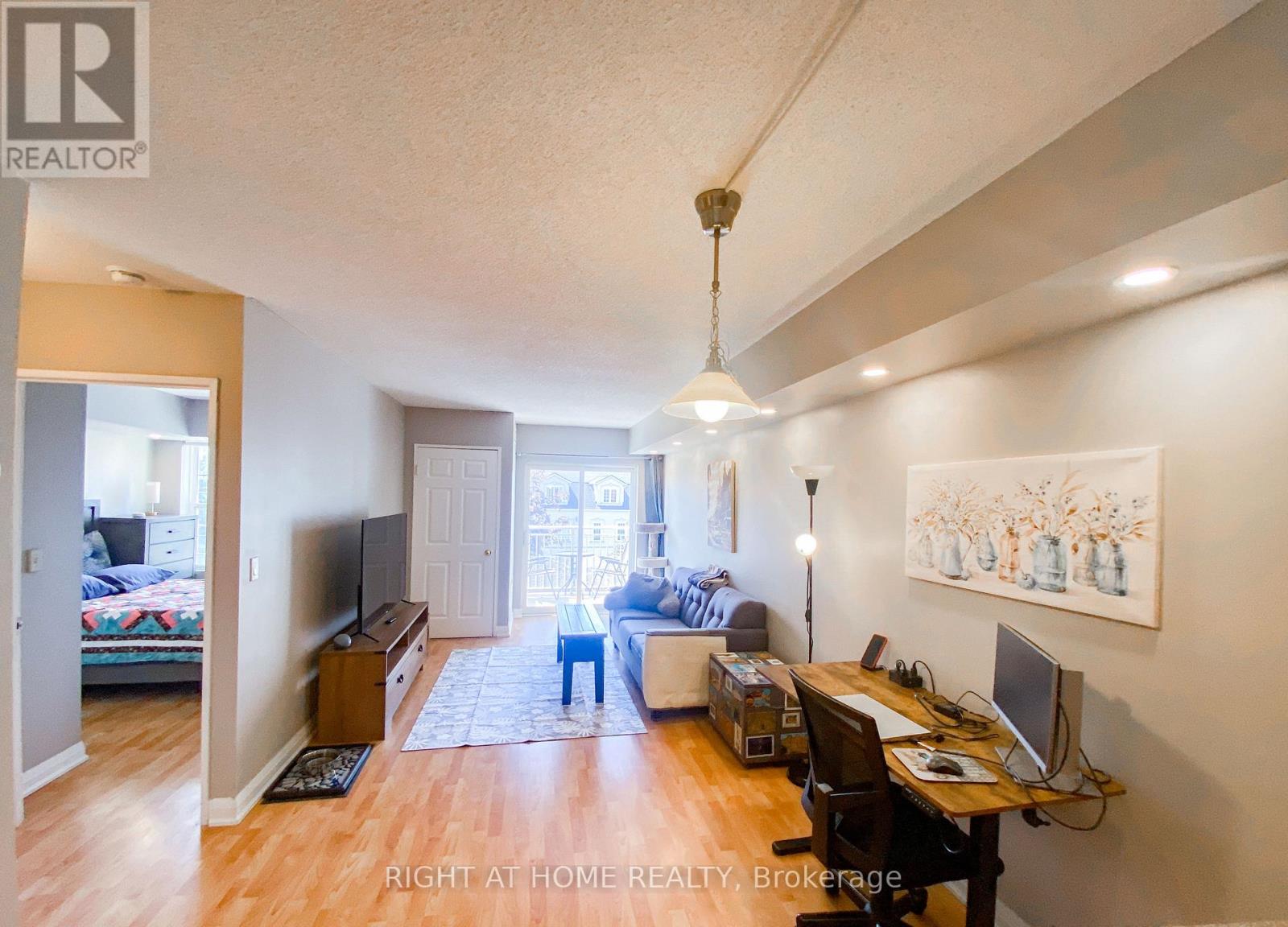 #404 35 HUNT AVENUE - 6