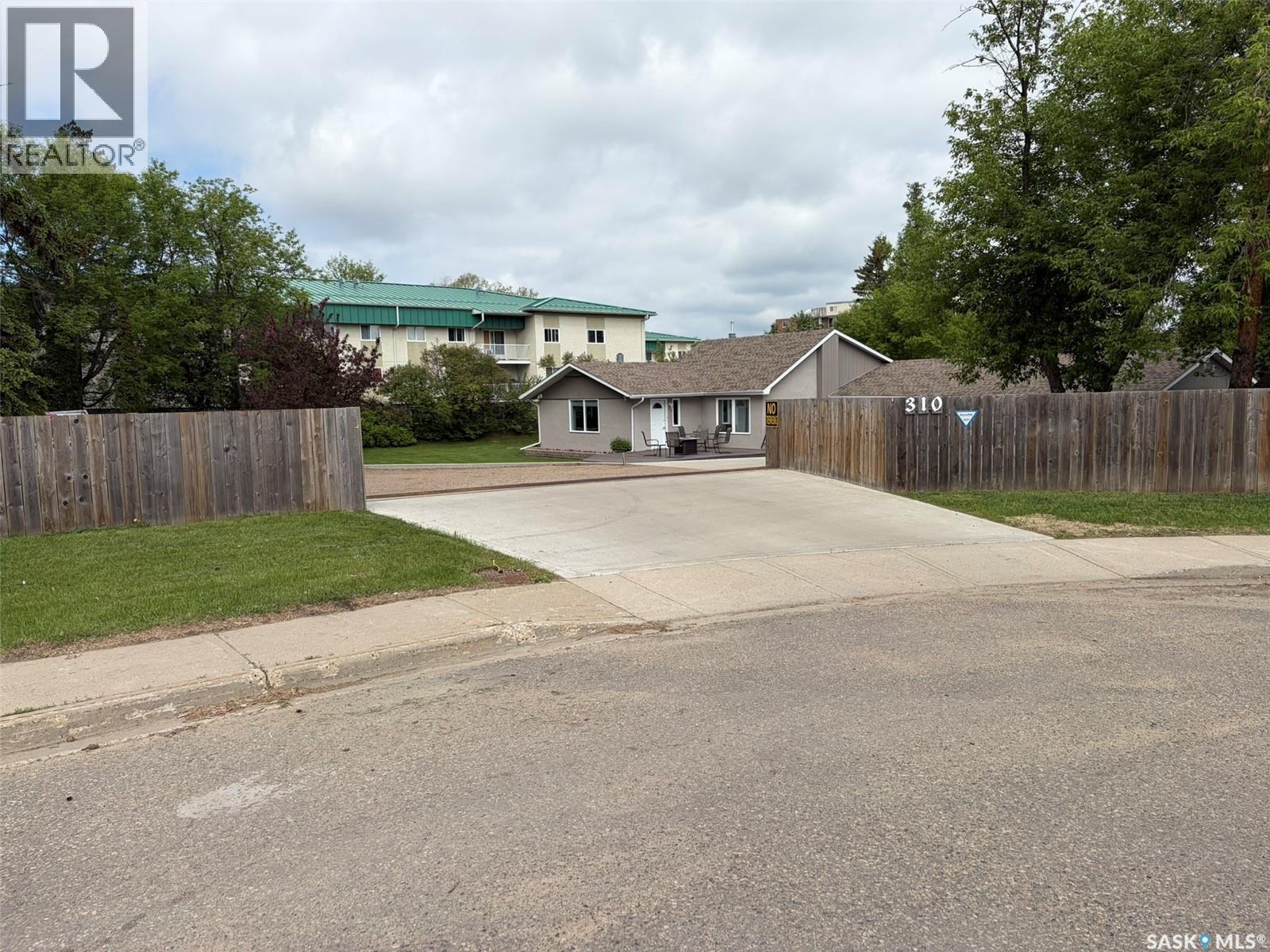 310 34th STREET W - 40