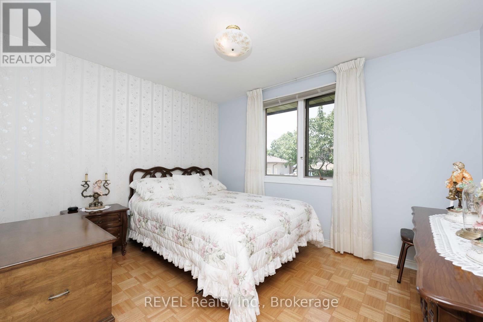 2795 SOLAR CRESCENT - 11