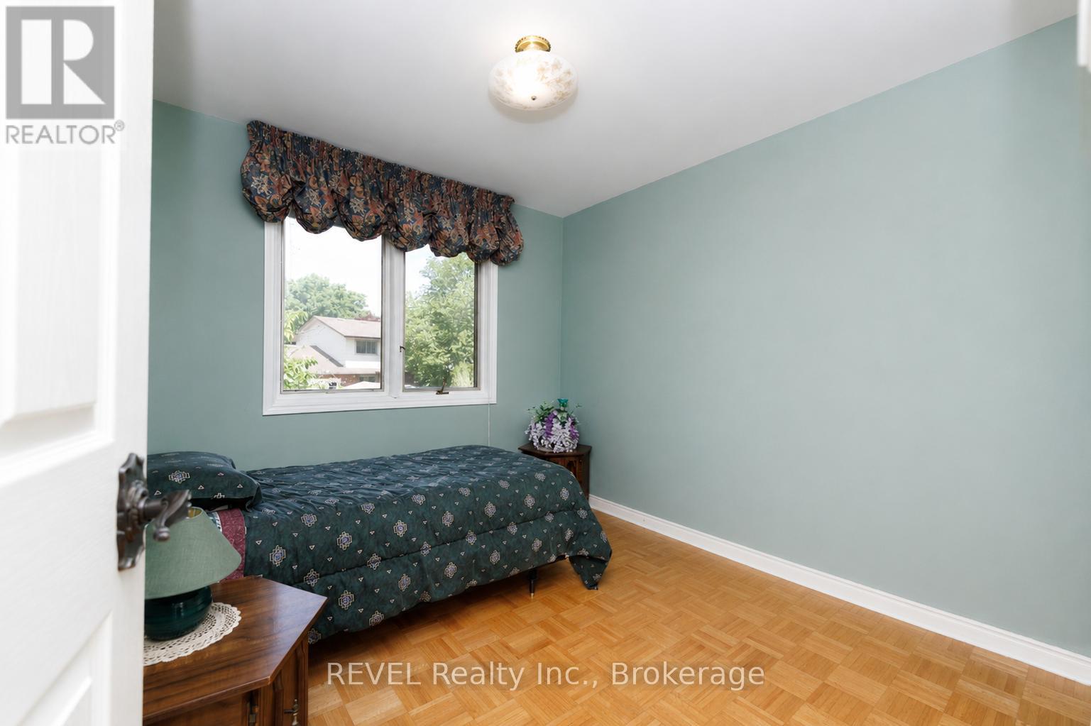 2795 SOLAR CRESCENT - 13