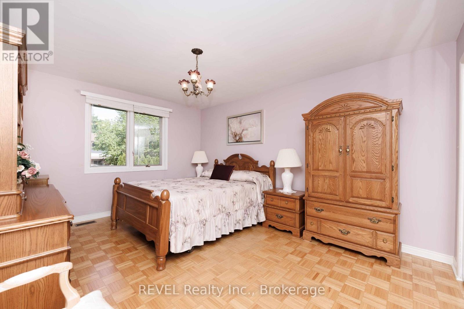 2795 SOLAR CRESCENT - 15