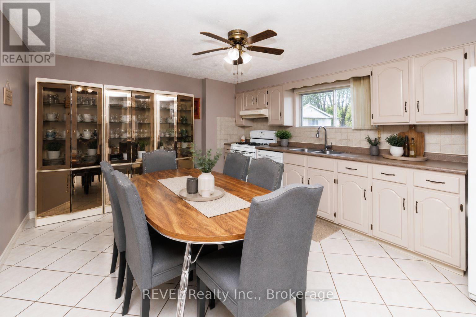 2795 SOLAR CRESCENT - 18